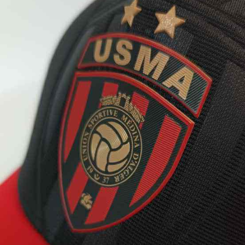 Casquette USMA – Noir/Haut, Rouge/Visière