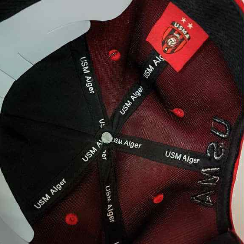 Casquette USMA – Noir/Haut, Rouge/Visière